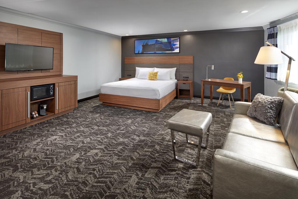 Studio Inn & Suites At Promenade Downey Buitenkant foto