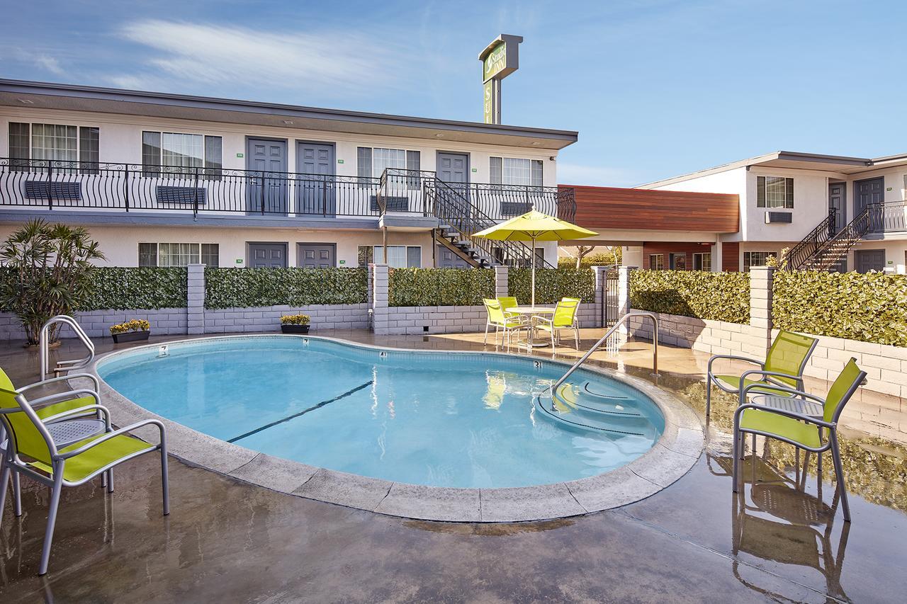 Studio Inn & Suites At Promenade Downey Buitenkant foto
