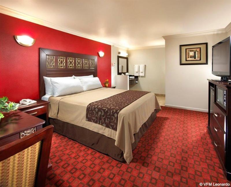 Studio Inn & Suites At Promenade Downey Buitenkant foto